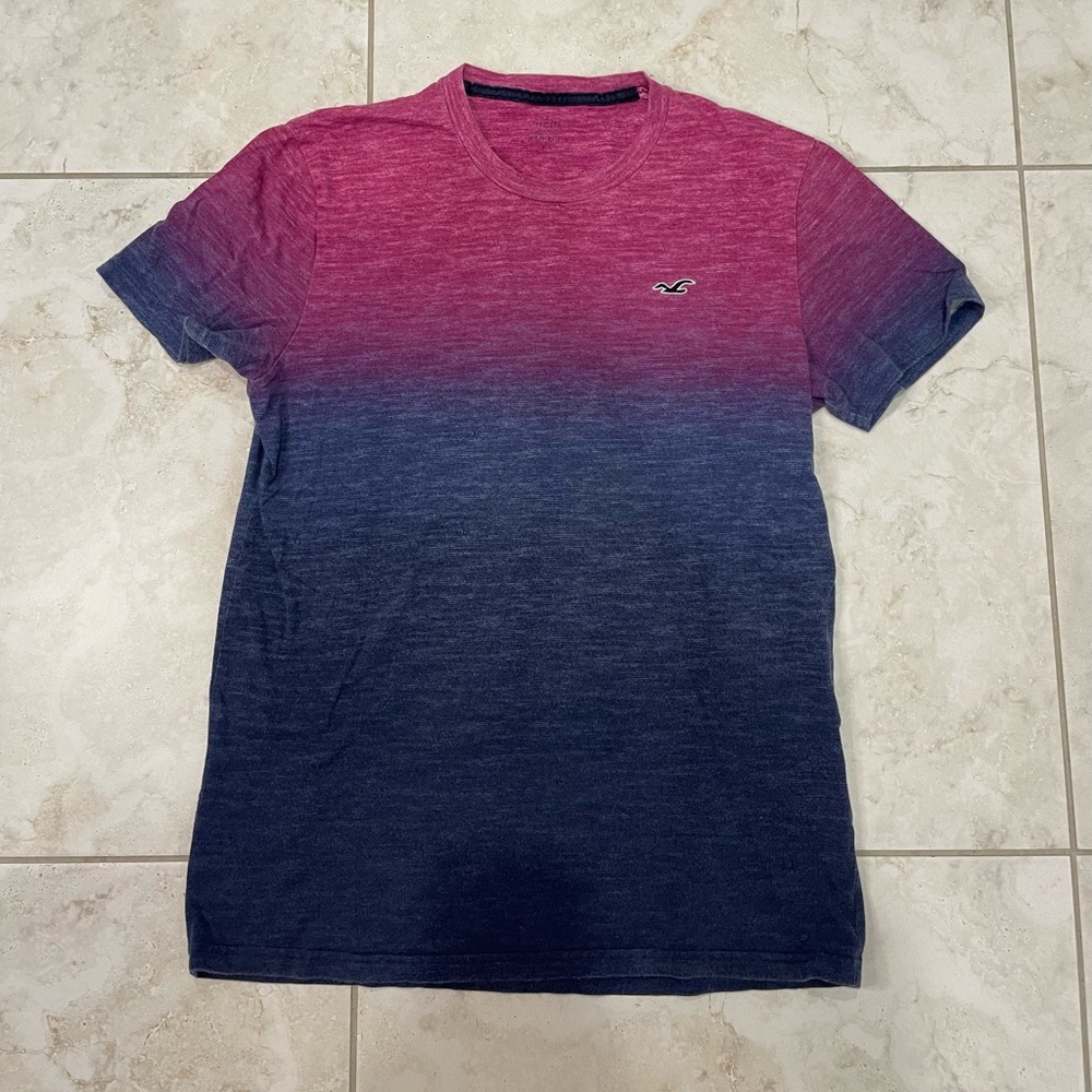 Hollister Men's Ombre Tee Burgundy and Navy 100% Cotton